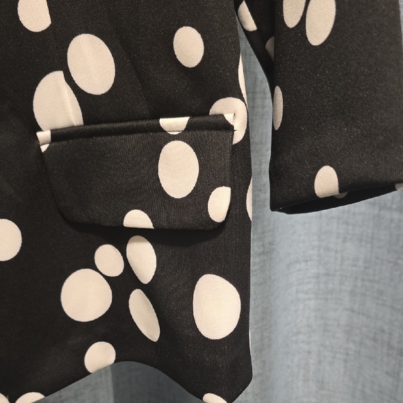 Lightweight NYCC Black and White Polka Dot Blazer With 3/4 Sleeves Size Medium - Picture 5 of 11